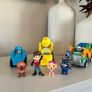 Paw Patrol Action Figures with 3 Vehicles